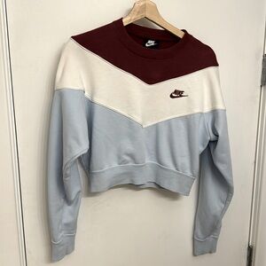 Retro Nike crop hoodie- size small